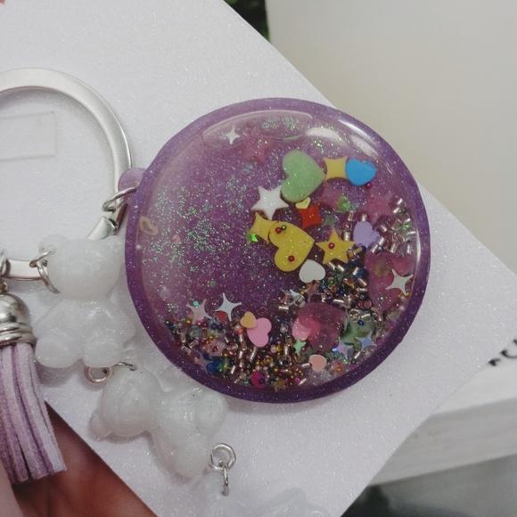 Liquid waterfall resin shaker keychain with gummy bear dangle charms - Picture 6 of 11